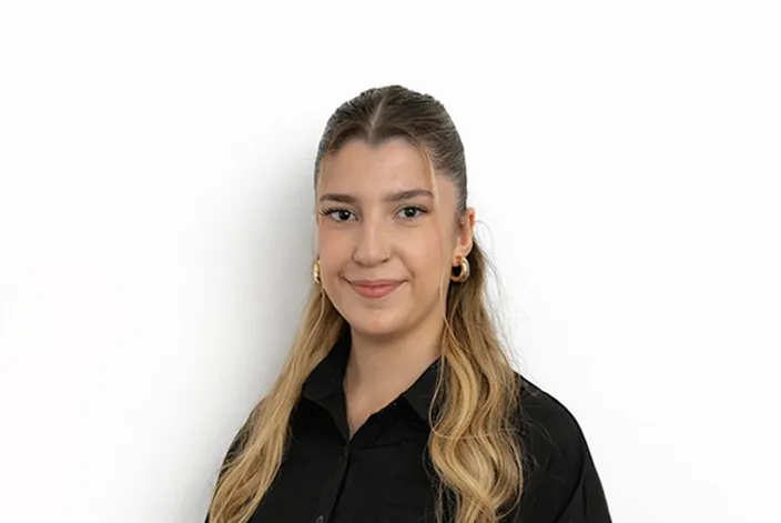 Concept Mitarbeiterin Gebäudeservice Gebäudereinigung